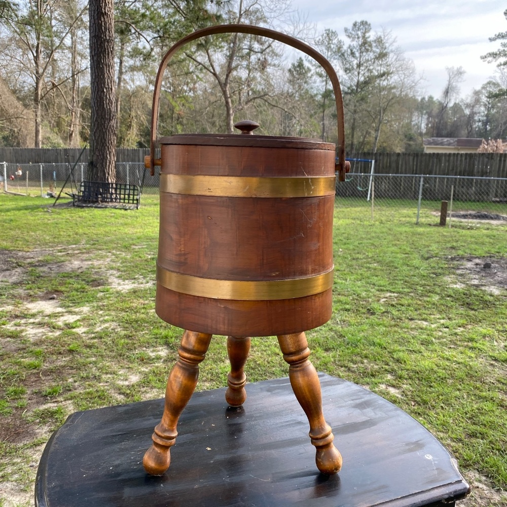 Vintage Colonial Pine shoeshine bucket